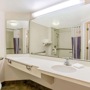 King Room Mobility accessible